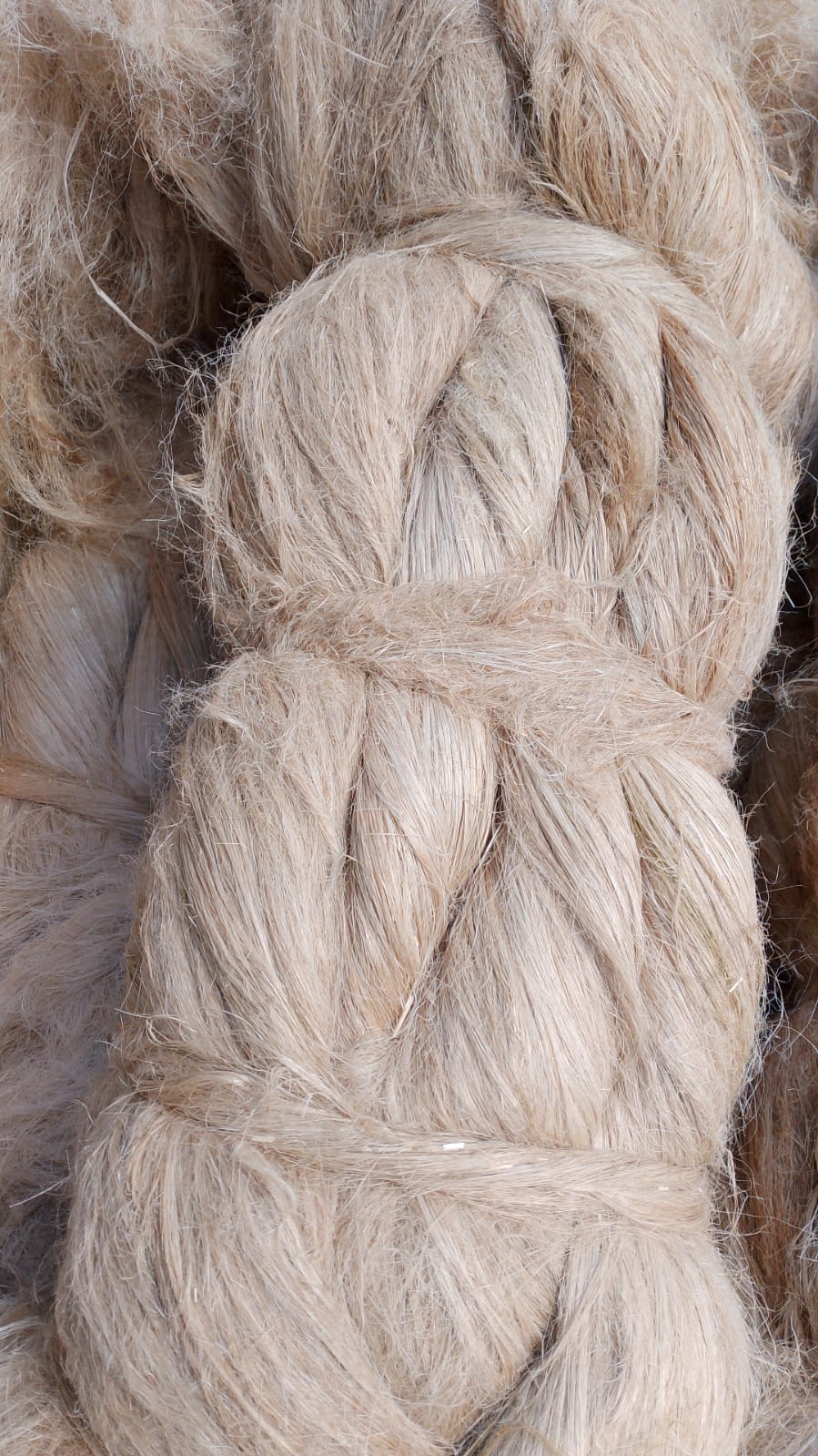 Scutched long flax fiber Grad A to produce linen fabric