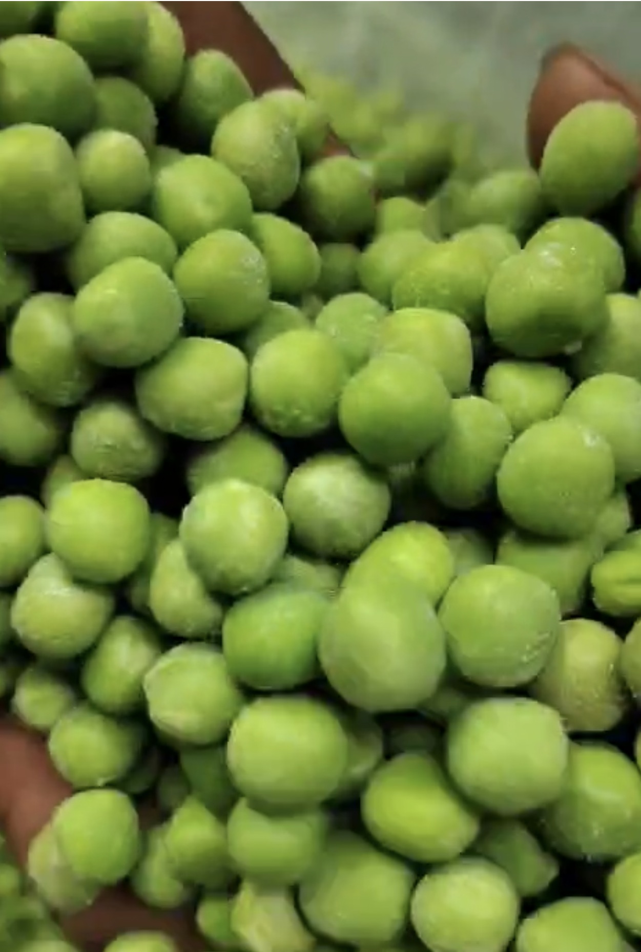 Green Peas with and Without Shell